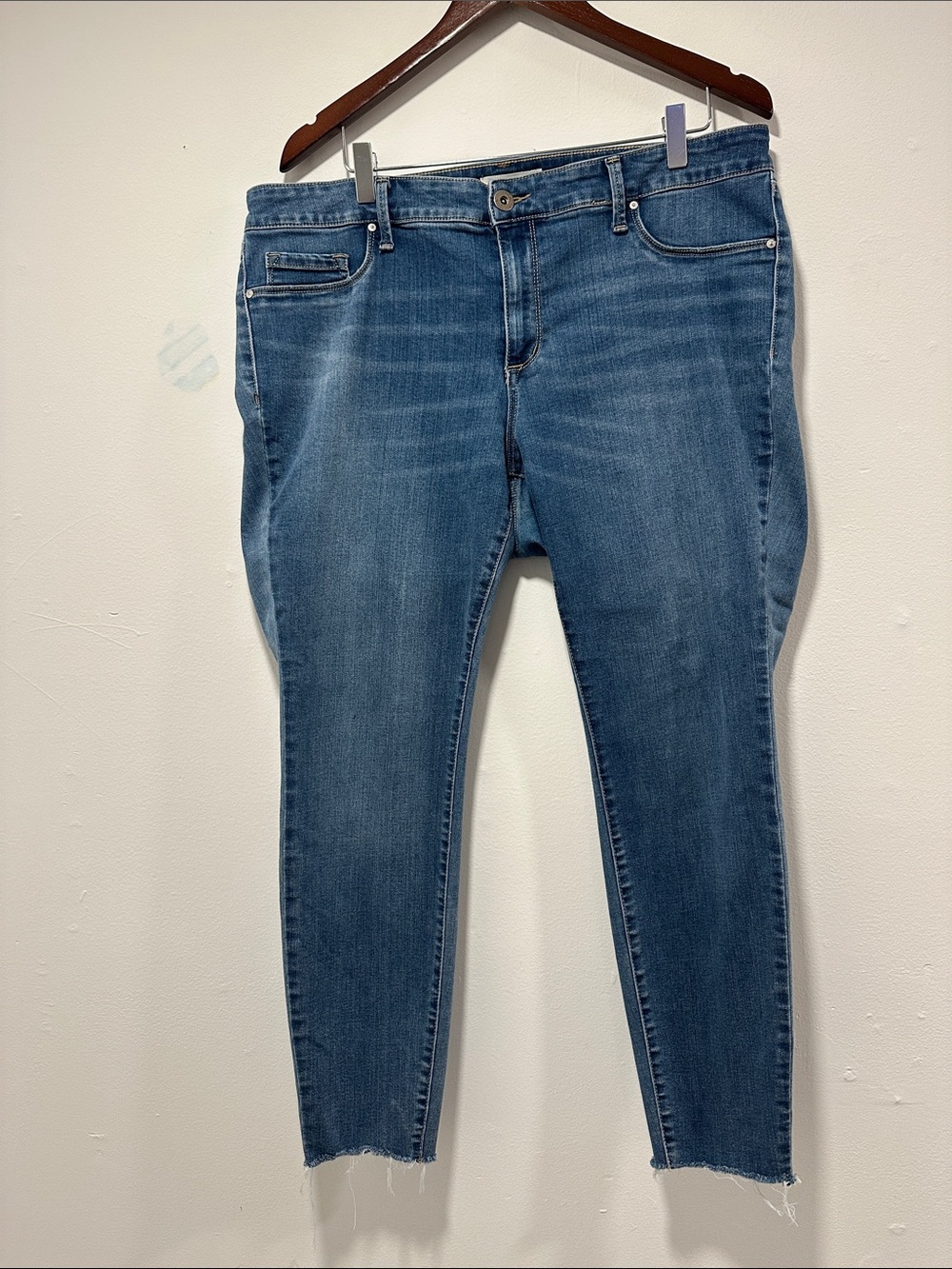 Jessica Simpson Midrise Ankle Skinny Jeans in Medium Blue 086